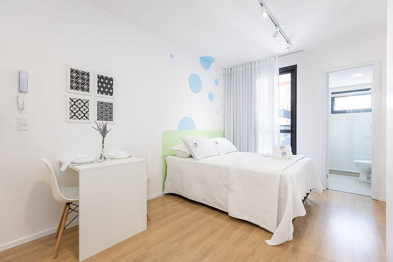 Apartamento estudio céntrico con balcón privado.