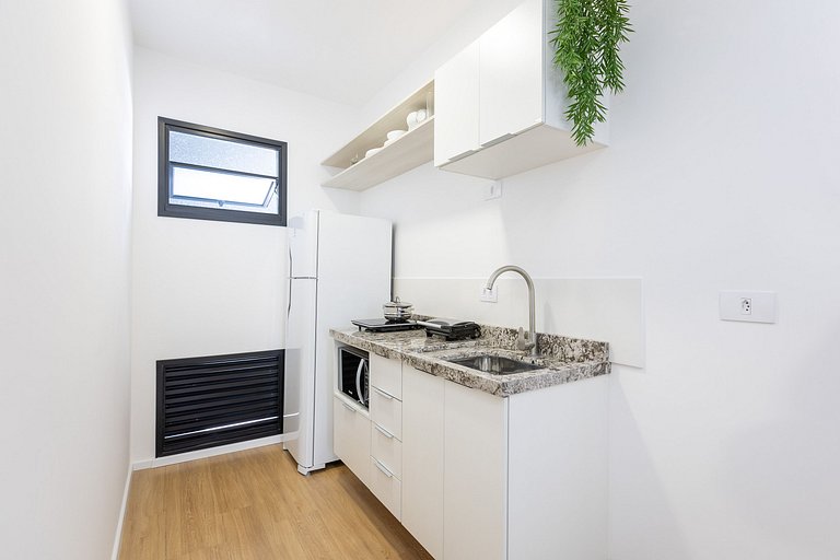 Apartamento estudio céntrico con balcón privado.