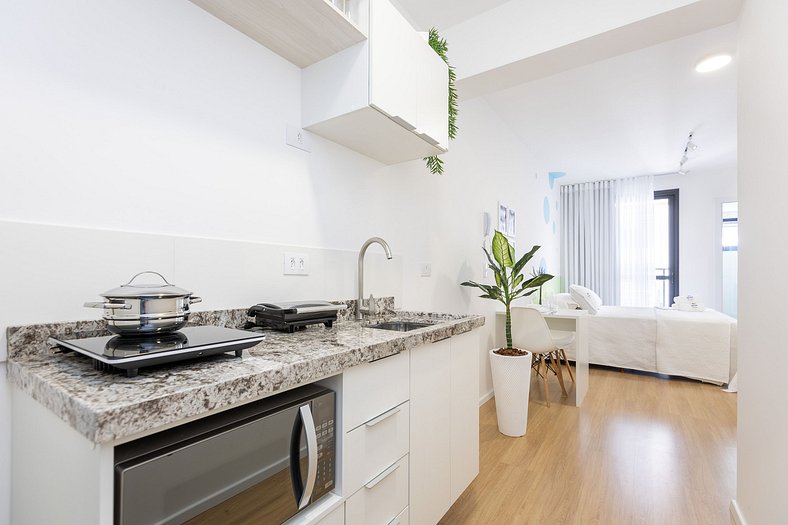 Apartamento estudio céntrico con balcón privado.