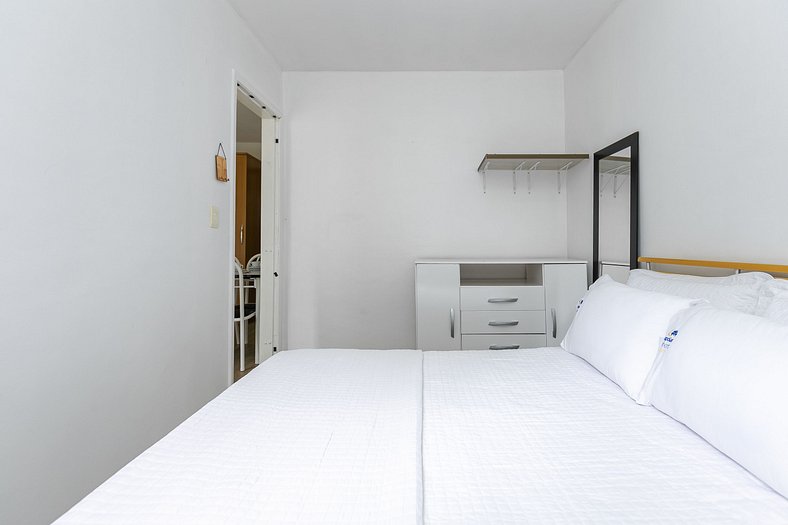 Apartamento estudio céntrico con balcón privado.