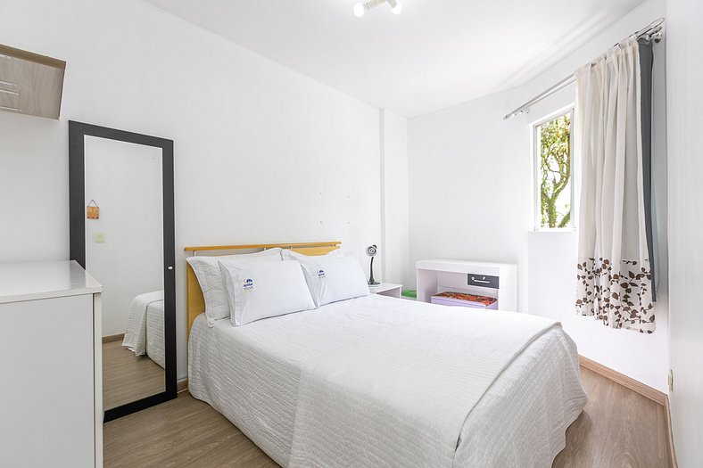 Apartamento estudio céntrico con balcón privado.