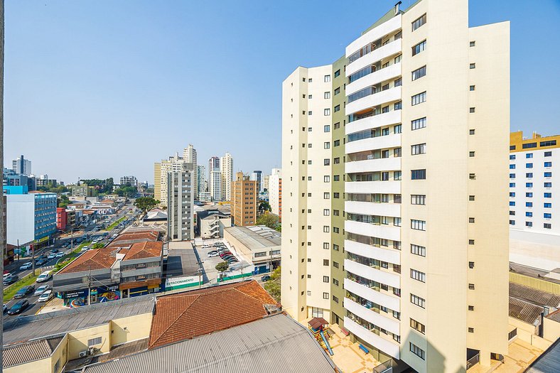 Apartamento finamente decorado, no Centro de Curitiba, até 2